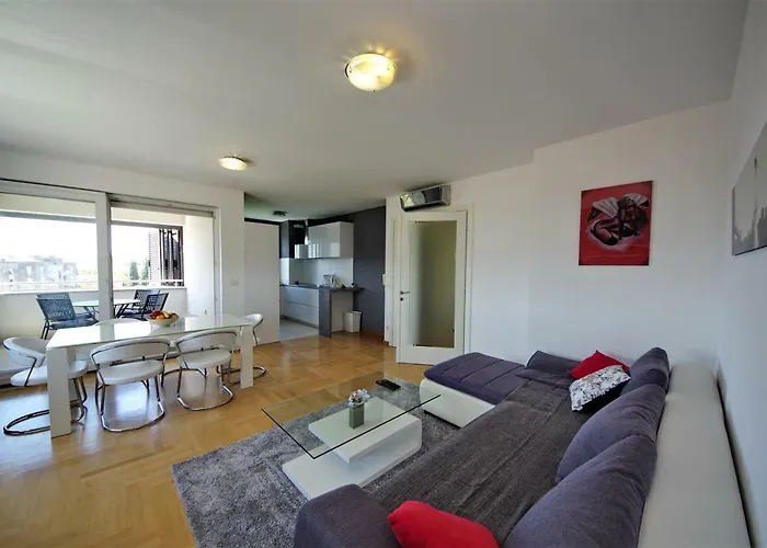 Deluxe Apartment 5D